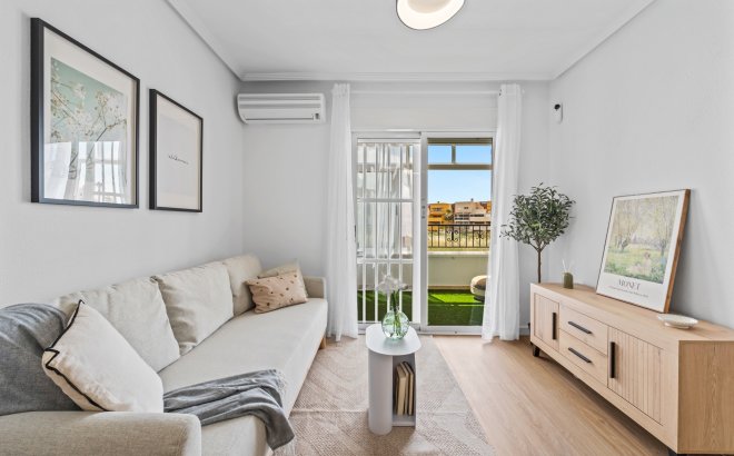 Resale - Apartment -
Playa Flamenca - Costa Blanca