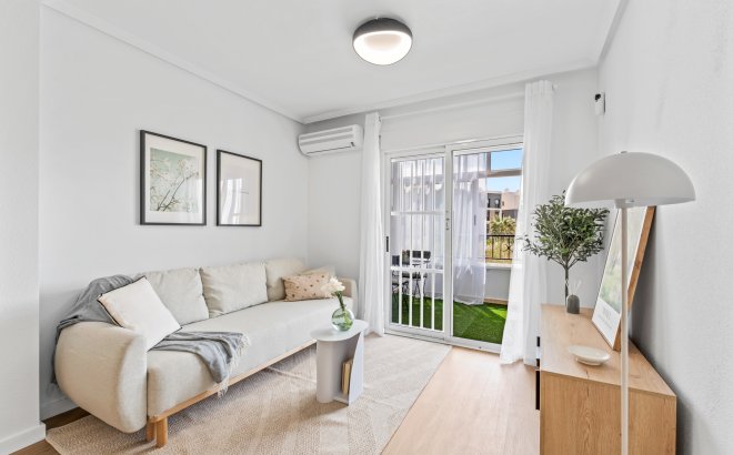 Resale - Apartment -
Playa Flamenca - Costa Blanca