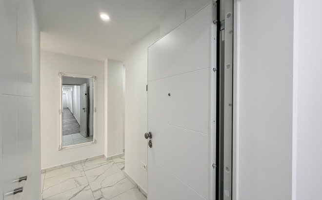 Resale - Apartment -
Torrevieja - Estacion De Autobuses