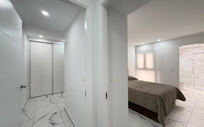 Resale - Apartment -
Torrevieja - Estacion De Autobuses