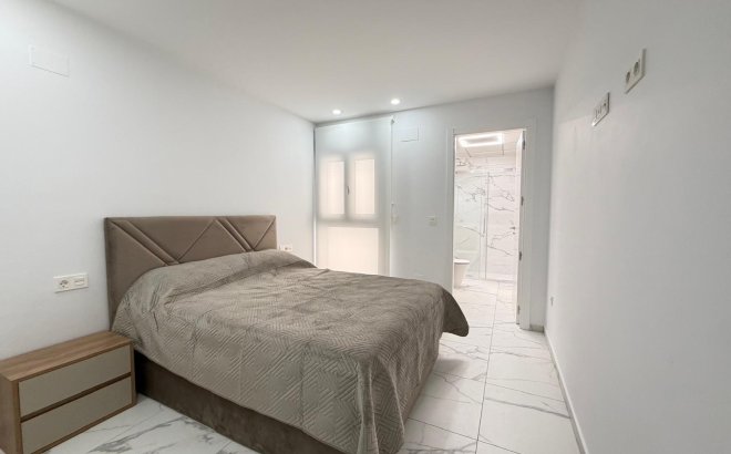 Resale - Apartment -
Torrevieja - Estacion De Autobuses