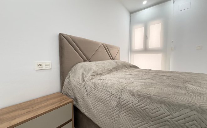 Resale - Apartment -
Torrevieja - Estacion De Autobuses