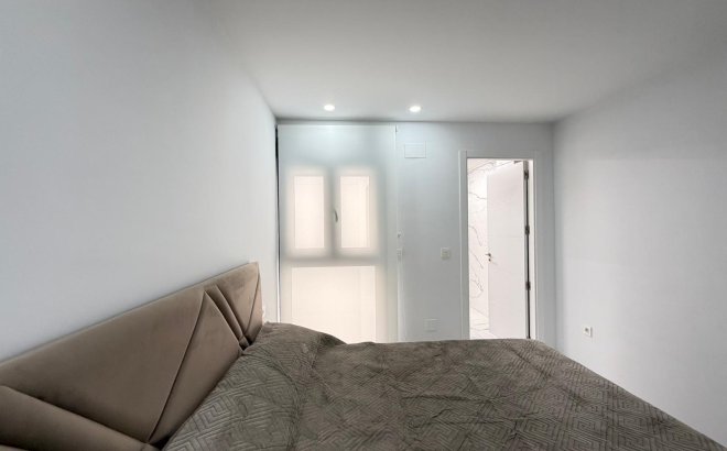 Resale - Apartment -
Torrevieja - Estacion De Autobuses