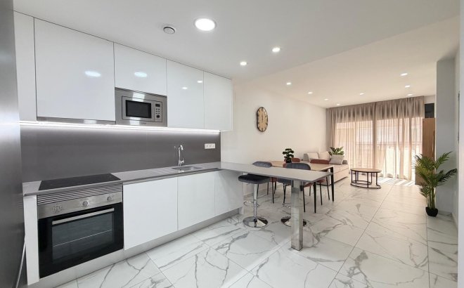 Resale - Apartment -
Torrevieja - Estacion De Autobuses