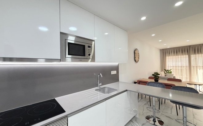 Resale - Apartment -
Torrevieja - Estacion De Autobuses