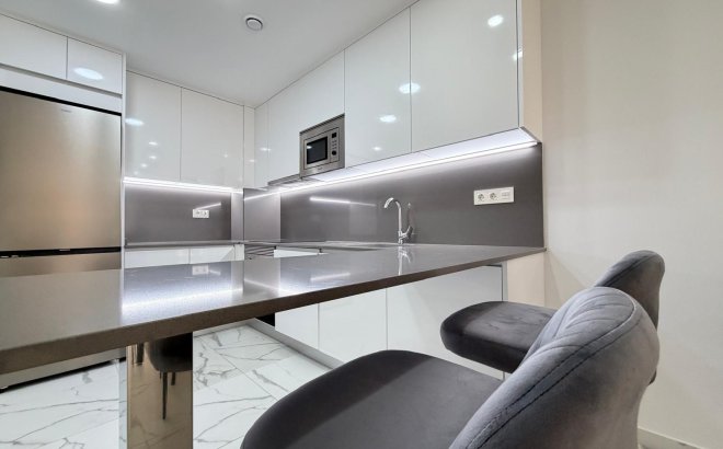 Resale - Apartment -
Torrevieja - Estacion De Autobuses