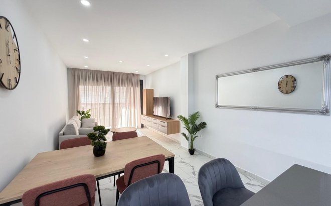 Resale - Apartment -
Torrevieja - Estacion De Autobuses