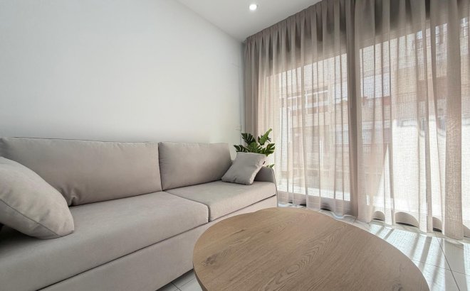 Resale - Apartment -
Torrevieja - Estacion De Autobuses