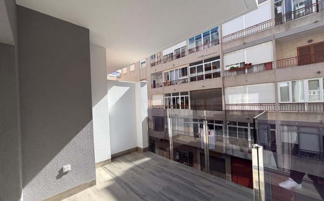 Resale - Apartment -
Torrevieja - Estacion De Autobuses