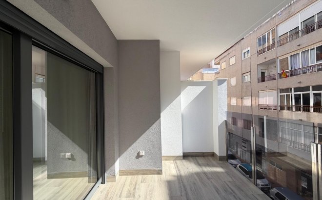 Resale - Apartment -
Torrevieja - Estacion De Autobuses