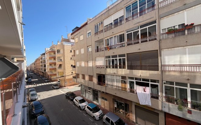 Resale - Apartment -
Torrevieja - Estacion De Autobuses