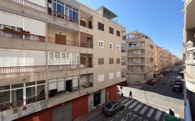 Resale - Apartment -
Torrevieja - Estacion De Autobuses