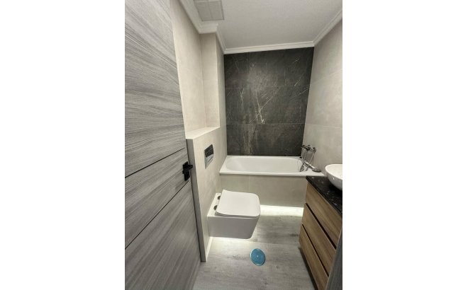 Resale - Apartment -
Torrevieja - Centro