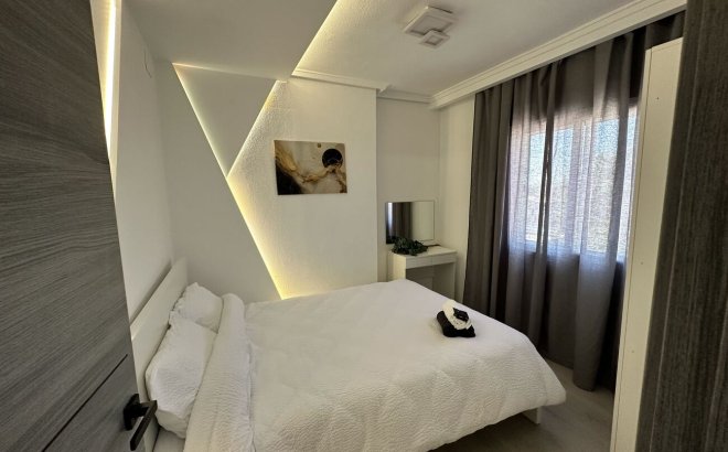 Resale - Apartment -
Torrevieja - Centro