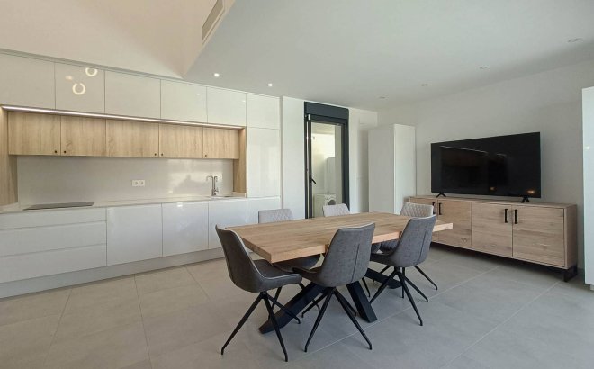 Resale - Villa -
Rojales - Inland