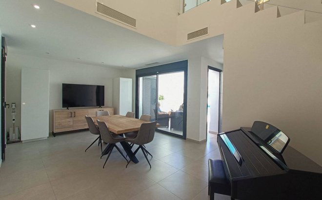 Resale - Villa -
Rojales - Inland