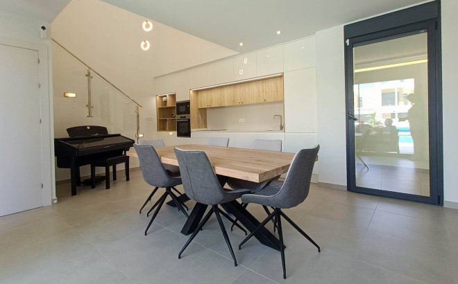 Resale - Villa -
Rojales - Inland