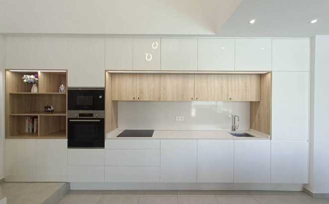Resale - Villa -
Rojales - Inland