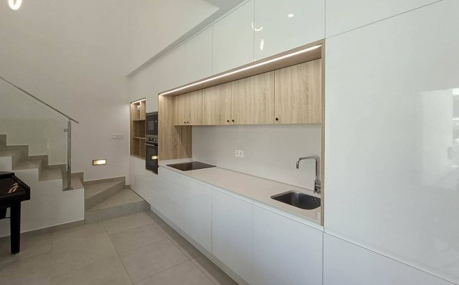 Resale - Villa -
Rojales - Inland