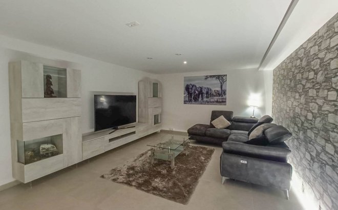 Resale - Villa -
Rojales - Inland