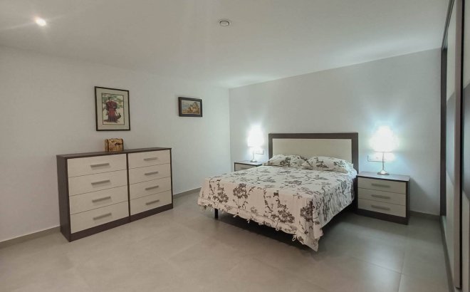 Resale - Villa -
Rojales - Inland