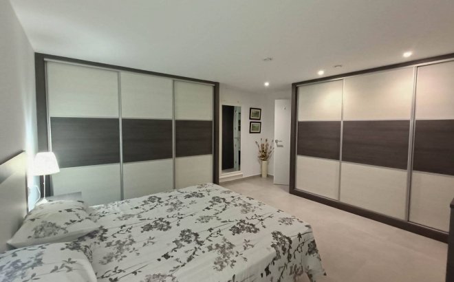 Resale - Villa -
Rojales - Inland