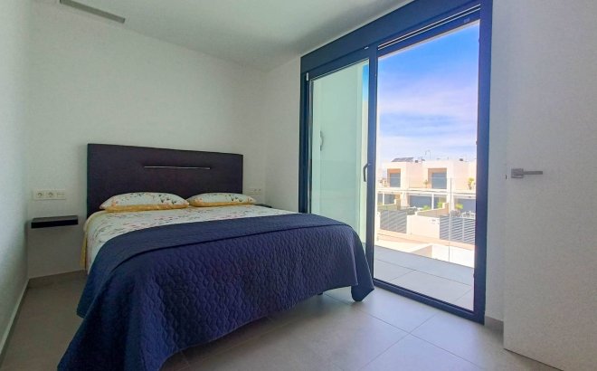 Resale - Villa -
Rojales - Inland