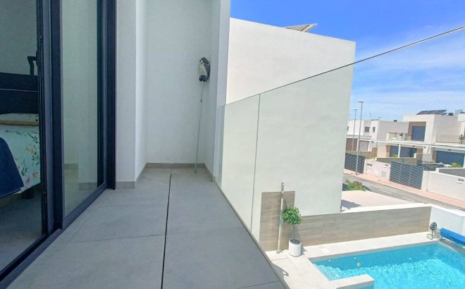 Resale - Villa -
Rojales - Inland