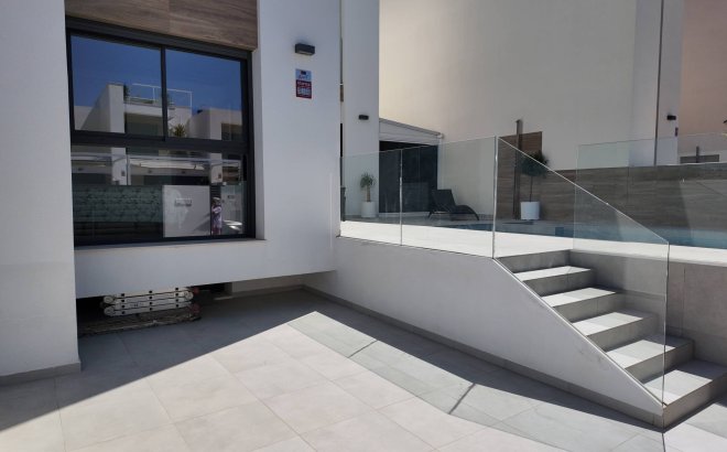 Resale - Villa -
Rojales - Inland