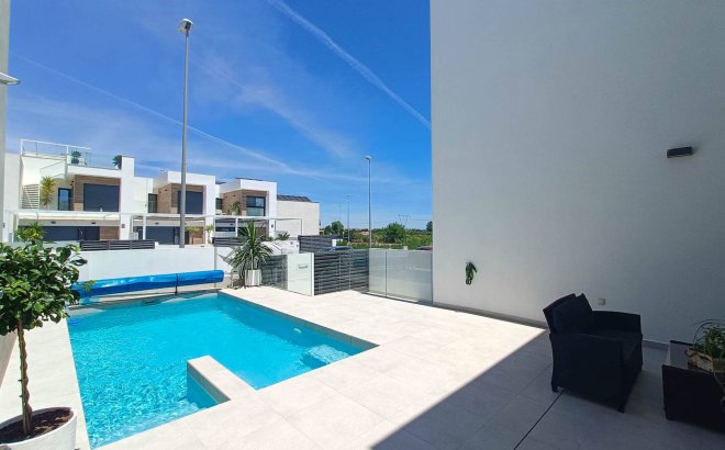 Resale - Villa -
Rojales - Inland