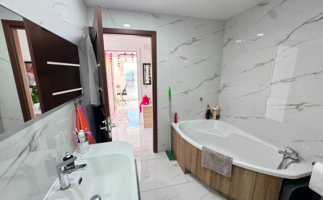 Revente - Appartement -
Torrevieja - Zona Los Frutales