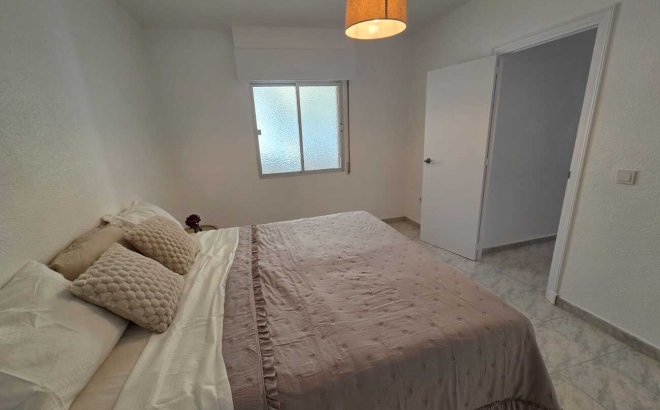 Resale - Apartment -
Torrevieja - Habaneras