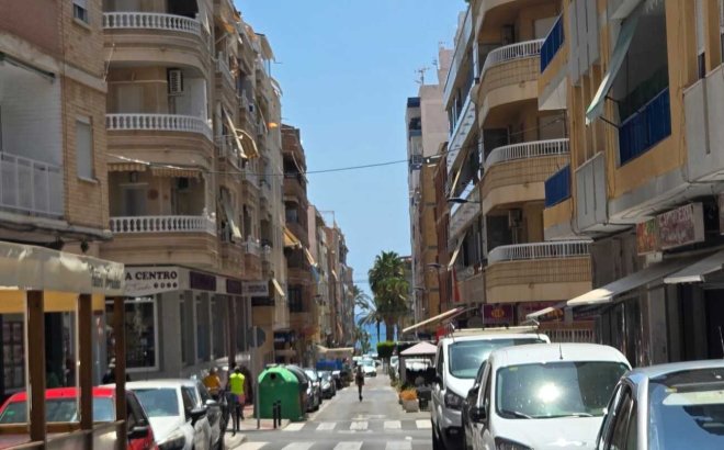 Resale - Apartment -
Torrevieja - Habaneras