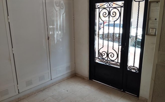 Resale - Apartment -
Torrevieja - Habaneras
