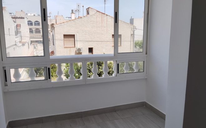Resale - Apartment -
Torrevieja - Habaneras