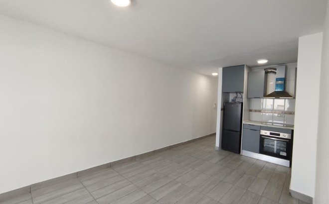 Resale - Apartment -
Torrevieja - Habaneras
