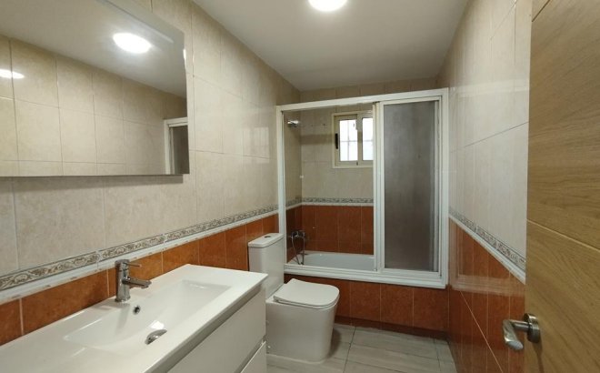 Resale - Apartment -
Torrevieja - Habaneras