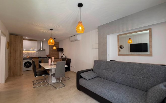 Resale - Bungalow -
Torrevieja - La Veleta