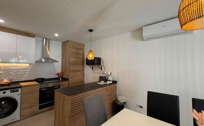 Resale - Bungalow -
Torrevieja - La Veleta