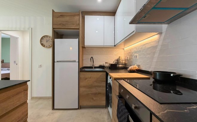 Resale - Bungalow -
Torrevieja - La Veleta