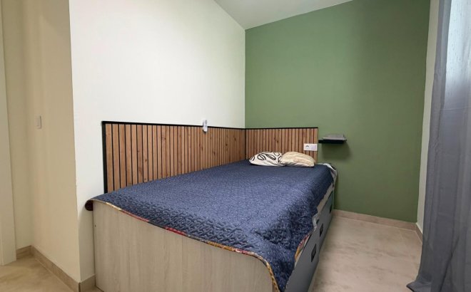 Resale - Bungalow -
Torrevieja - La Veleta