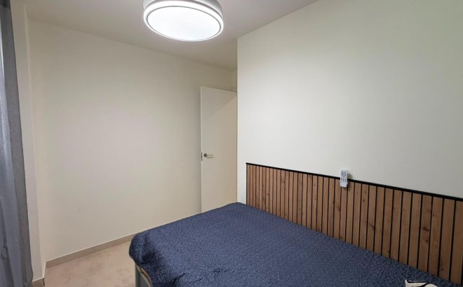 Resale - Bungalow -
Torrevieja - La Veleta