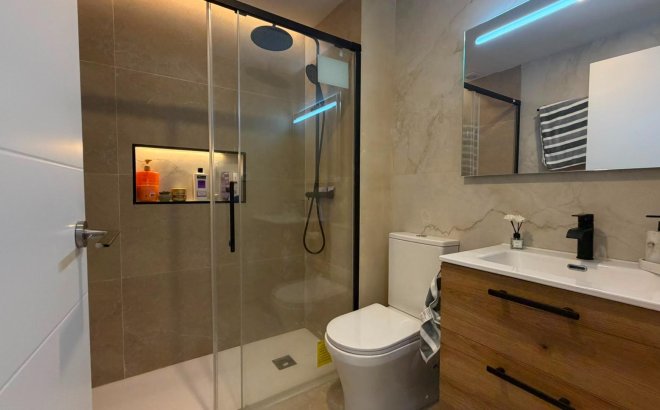 Resale - Bungalow -
Torrevieja - La Veleta