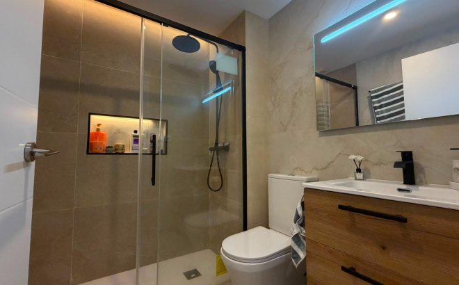 Resale - Bungalow -
Torrevieja - La Veleta
