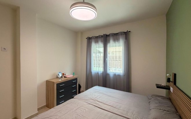 Resale - Bungalow -
Torrevieja - La Veleta