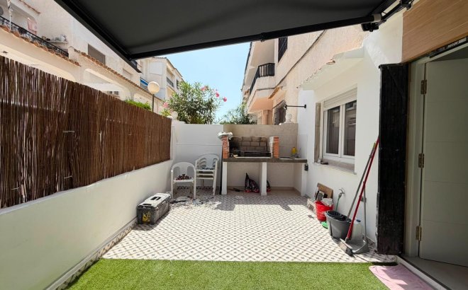 Resale - Bungalow -
Torrevieja - La Veleta