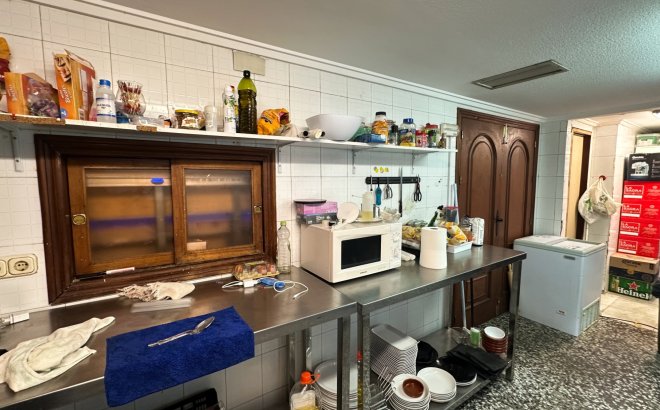 Resale - Commercial -
Torrevieja - Costa Blanca