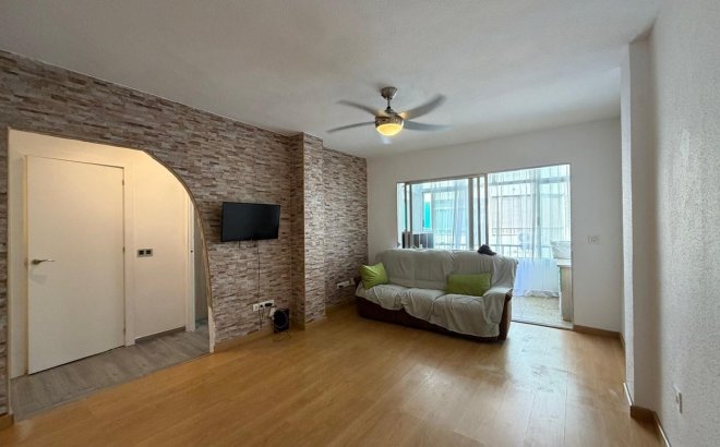 Resale - Apartment -
Torrevieja - Playa del Cura