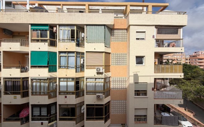 Resale - Apartment -
Torrevieja - Playa del Cura