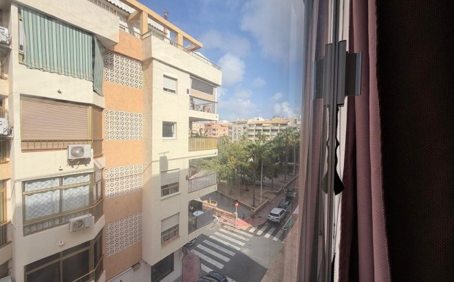 Resale - Apartment -
Torrevieja - Playa del Cura